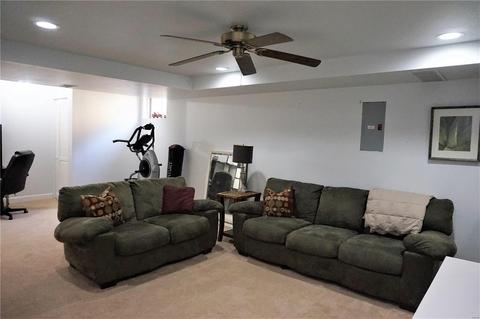 708 Ginger Wood Ct, Ballwin, MO 63021 photo 5
