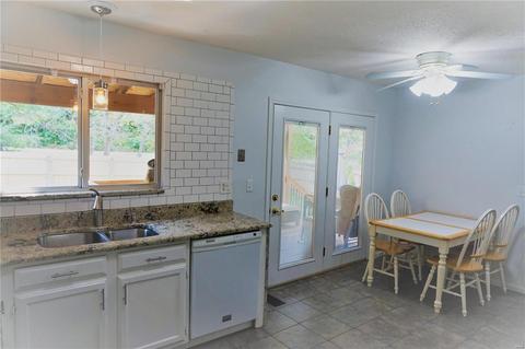 708 Ginger Wood Ct, Ballwin, MO 63021 photo 12