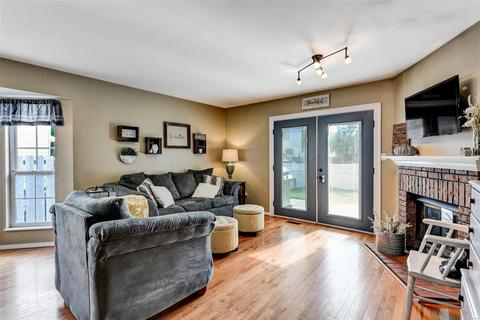 830 Spring Hill Farm Dr, Ballwin, MO 63021 photo 2