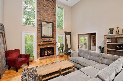 638 Huntley Hts, Ballwin, MO 63021 photo 4