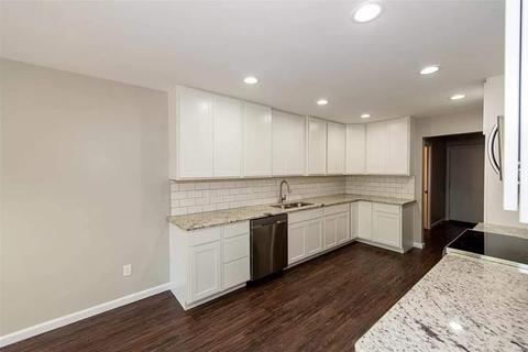 1866 Ridgeview Cir, Ballwin, MO 63021 photo 5