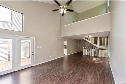 1866 Ridgeview Cir, Ballwin, MO 63021 photo 2