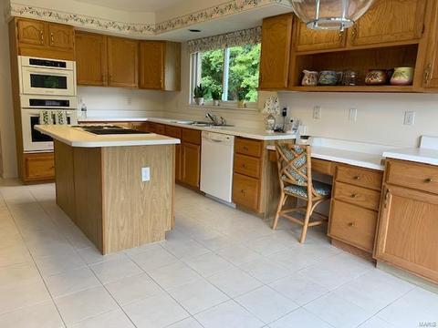809 Braefield, Chesterfield, MO 63017 photo 9