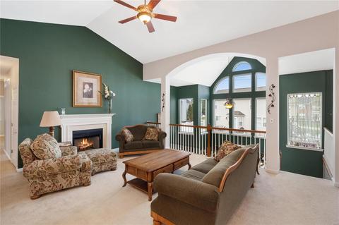 1031 Pearview Dr, Saint Peters, MO 63376 photo 2