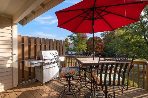 1329 Stone Run Dr, Ballwin, MO 63021 photo 14