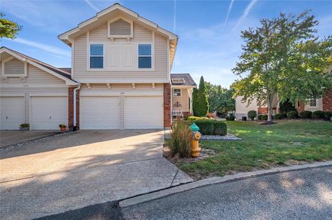 1329 Stone Run Dr, Ballwin, MO 63021 photo 1