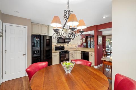 1329 Stone Run Dr, Ballwin, MO 63021 photo 12