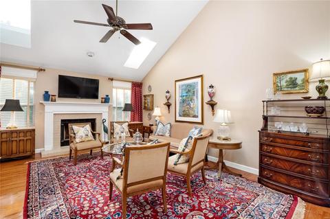 1329 Stone Run Dr, Ballwin, MO 63021 photo 4
