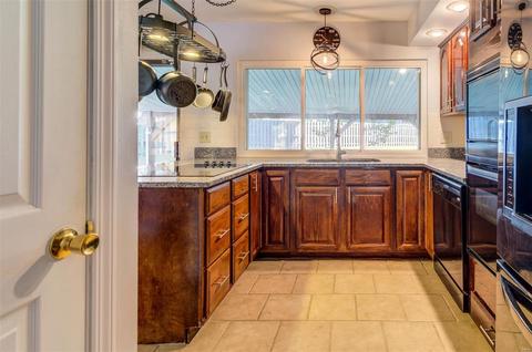 242 Cedar Village Ct, Ballwin, MO 63021 photo 9
