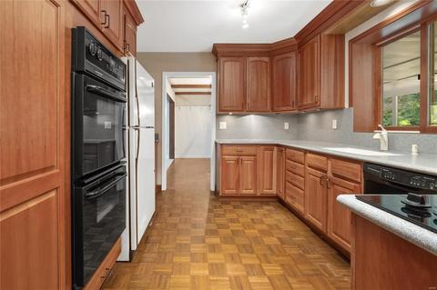 7 Morena Ct, Ballwin, MO 63011 photo 9