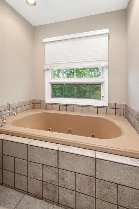 7 Morena Ct, Ballwin, MO 63011 photo 22