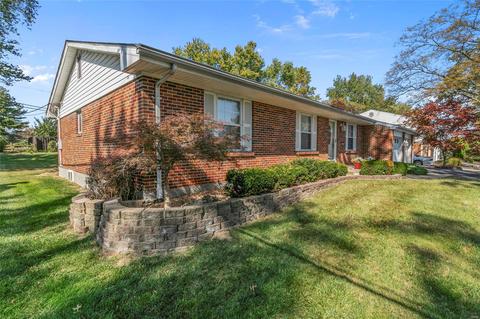 247 Towercliffe, Ballwin, MO 63021 photo 3