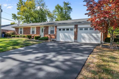 247 Towercliffe, Ballwin, MO 63021 photo 2