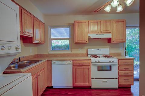 252 Howard Dr, Ballwin, MO 63021 photo 8