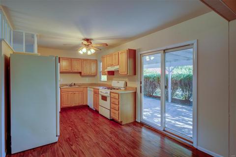 252 Howard Dr, Ballwin, MO 63021 photo 6