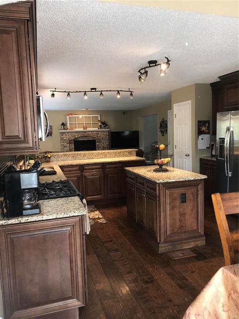 250 Old Stone Ct, O'fallon, MO 63368 photo 9