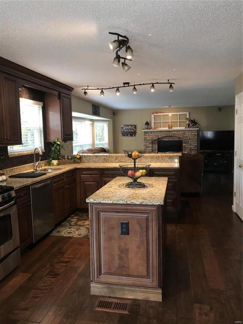 250 Old Stone Ct, O'fallon, MO 63368 photo 10