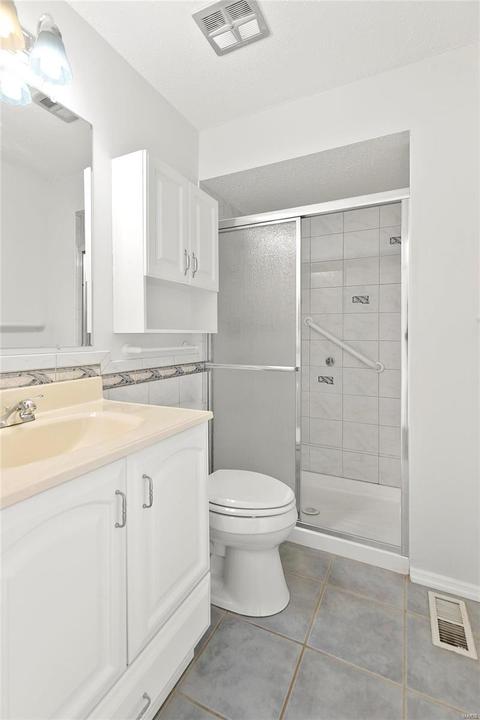 955 Barbizon, Manchester, MO 63021 photo 17