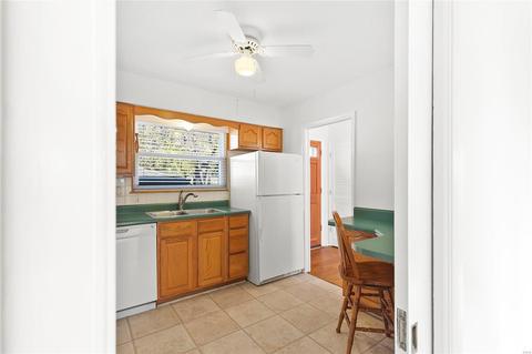 955 Barbizon, Manchester, MO 63021 photo 24