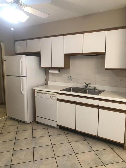 712 Woodside Trails Dr #101, Ballwin, MO 63021 photo 7