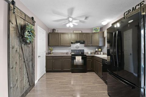 260 Carmel Woods Dr, Ellisville, MO 63021 photo 2
