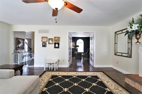 323 Harbour Pointe Dr, Grover, MO 63040 photo 8