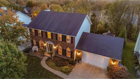 323 Harbour Pointe Dr, Grover, MO 63040 photo 2