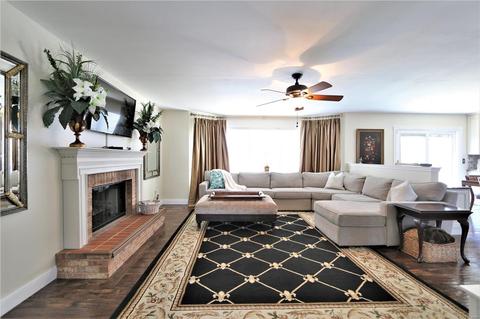 323 Harbour Pointe Dr, Grover, MO 63040 photo 7