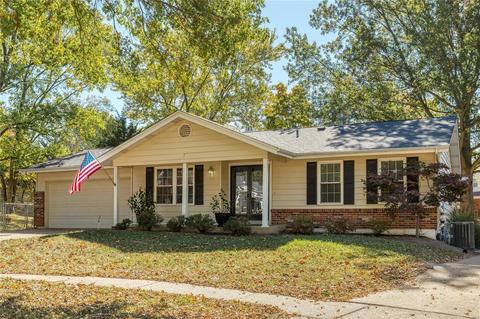 208 Valleyoak Ct, Ballwin, MO 63021 photo 1