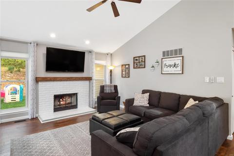 327 Thunderhead Canyon Dr, Wildwood, MO 63011 photo 7