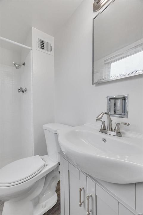 2562 Hackman, Saint Louis, MO 63136 photo 15