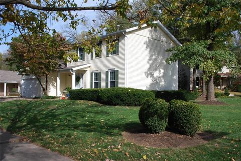 1136 Hollyberry Dr, Ballwin, MO 63021 photo 2