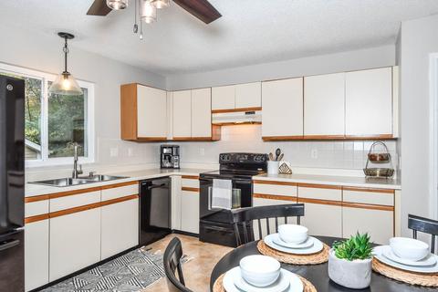 552 Woodlyn Xing, Ballwin, MO 63021 photo 14