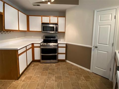 1335 Crossings #C, Ballwin, MO 63021 photo 8