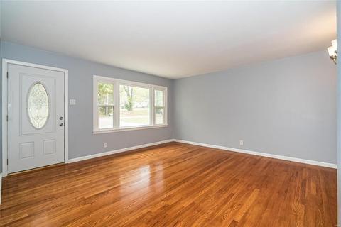 449 Radford Ln, Ballwin, MO 63021 photo 3