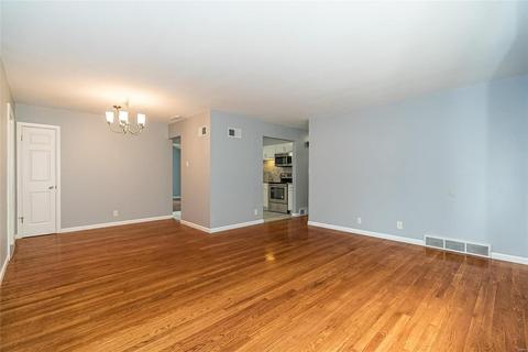 449 Radford Ln, Ballwin, MO 63021 photo 5