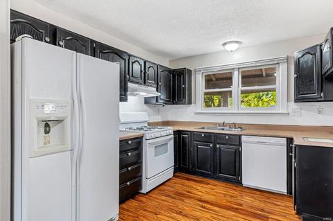 415 Fire Tree Ln, O'fallon, MO 63368 photo 9
