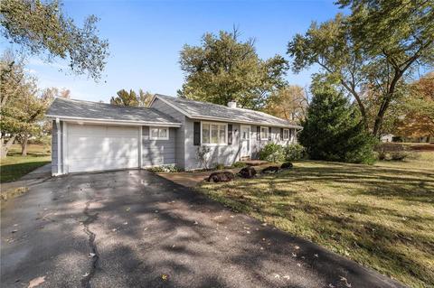 607 Nancy Pl, Ballwin, MO 63021 photo 3