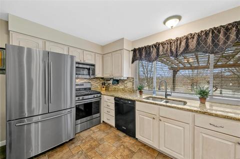 544 Cherry Ridge Ct, Ballwin, MO 63021 photo 6