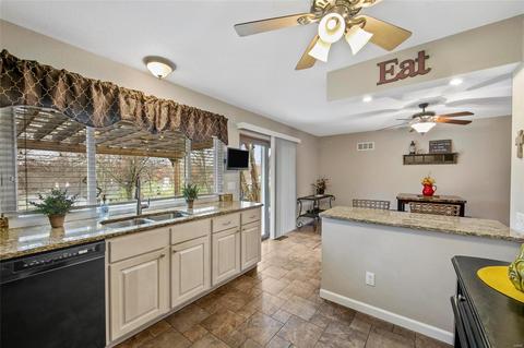 544 Cherry Ridge Ct, Ballwin, MO 63021 photo 8