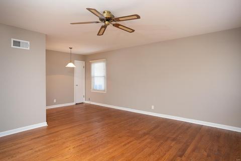 220 Ramsey Ln, Ballwin, MO 63021 photo 5