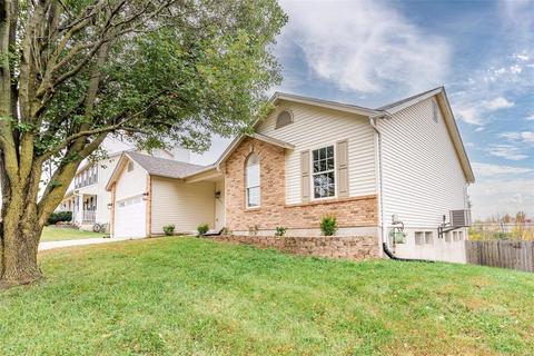 1804 Summitview Dr, Saint Charles, MO 63303 photo 2