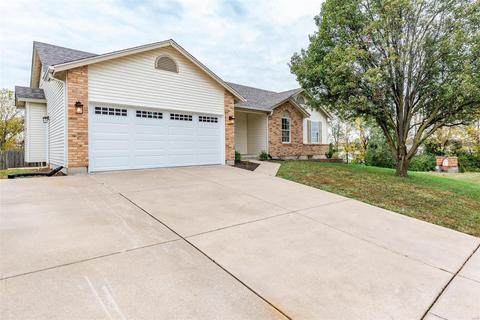 1804 Summitview Dr, Saint Charles, MO 63303 photo 3