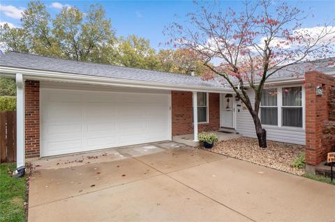 672 Towerwood Dr, Ballwin, MO 63021 photo 5