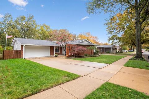 672 Towerwood Dr, Ballwin, MO 63021 photo 3