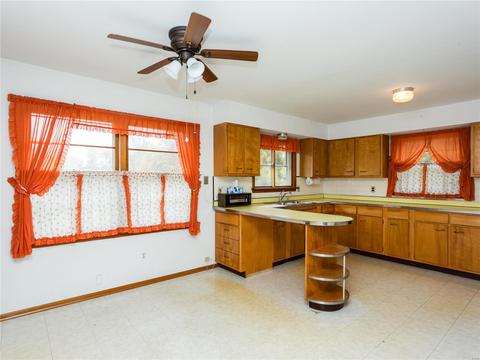 11141 Morrow Dr, Saint Ann, MO 63074 photo 10