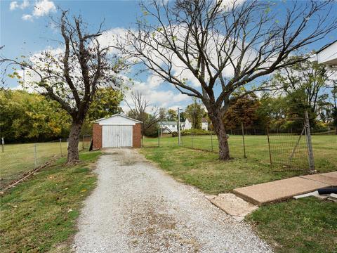 11141 Morrow Dr, Saint Ann, MO 63074 photo 5