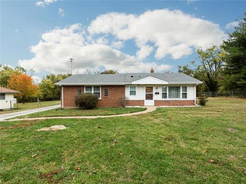11141 Morrow Dr, Saint Ann, MO 63074 photo 1
