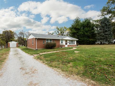 11141 Morrow Dr, Saint Ann, MO 63074 photo 2