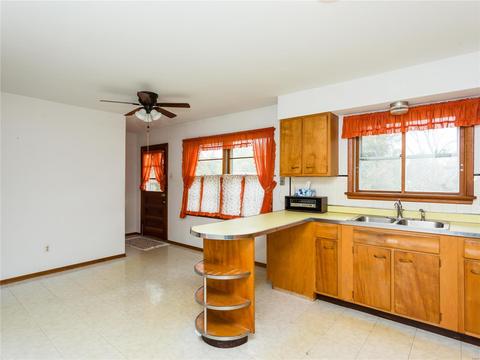 11141 Morrow Dr, Saint Ann, MO 63074 photo 12